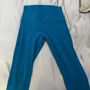 Lululemon aligns size 6 blue color